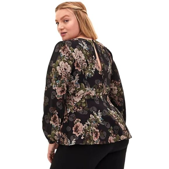 Torrid Black Skull Floral Crepe Sweetheart Peplum Blouse. - Picture 8 of 11